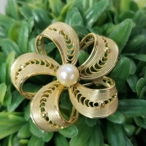 Vintage Flower Brooch